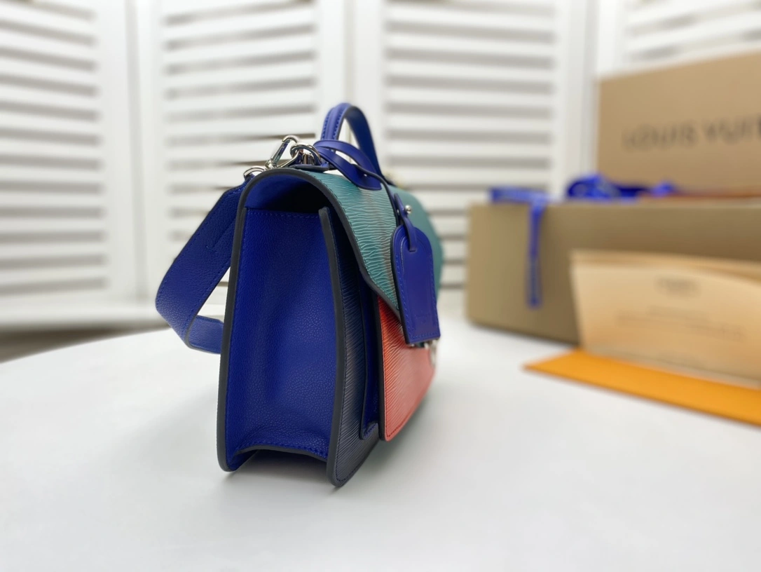 L*ouis V*uitton Bag Top Quality 22*18*9CM Neat 8415