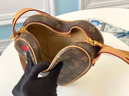 Comfortable L*ouis V*uitton Bag Top Quality 22*20*6cm 8749