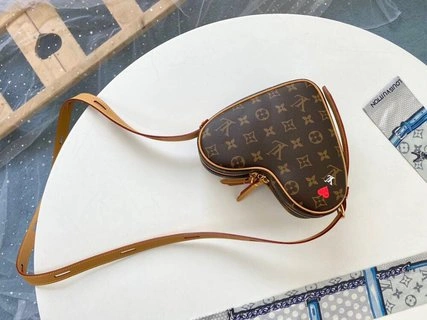 Comfortable L*ouis V*uitton Bag Top Quality 22*20*6cm 8749