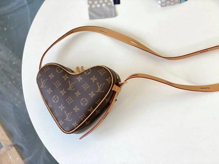 Comfortable L*ouis V*uitton Bag Top Quality 22*20*6cm 8749