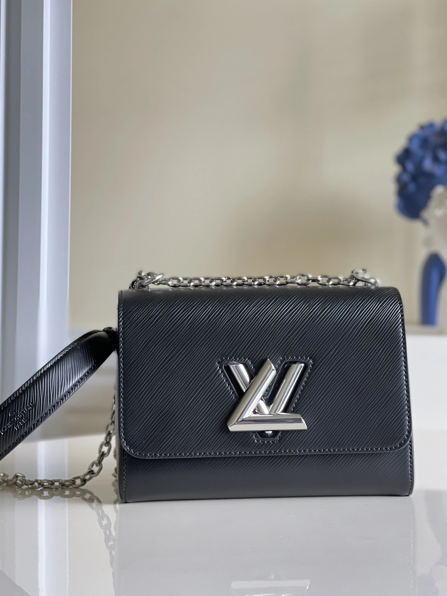 Casual L*ouis V*uitton Bag Top Quality 23 x 17 x 9.5cm 8525