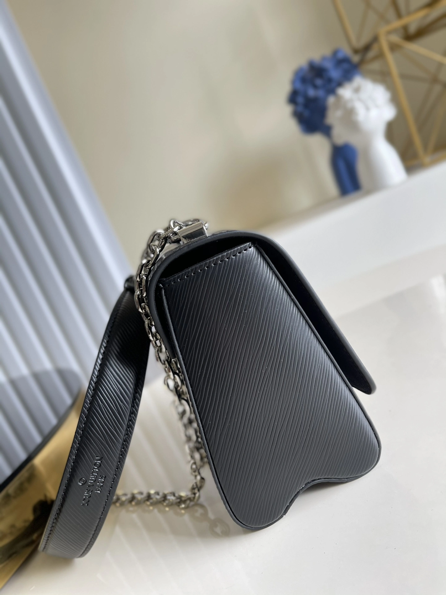 Casual L*ouis V*uitton Bag Top Quality 23 x 17 x 9.5cm 8525