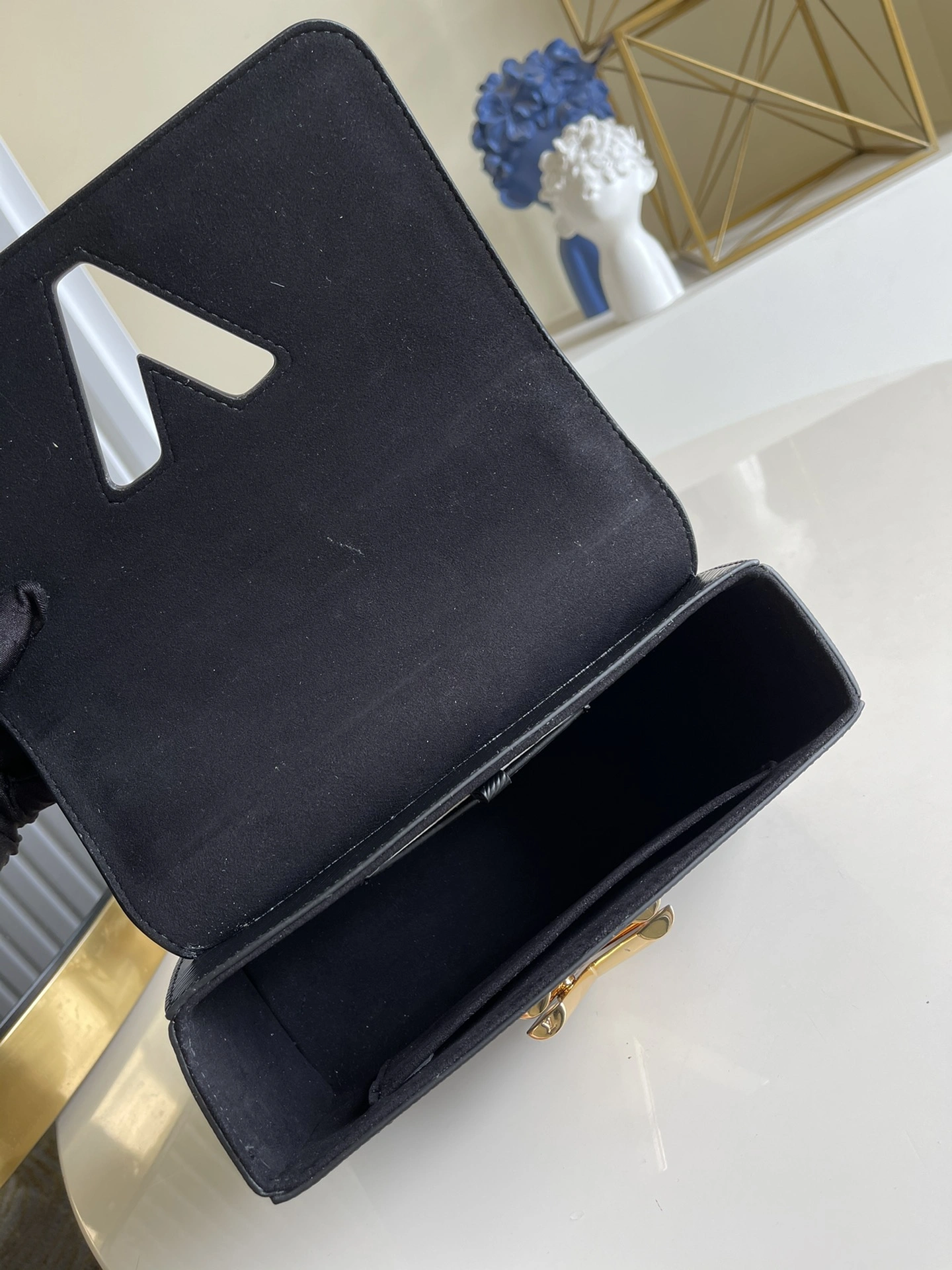 L*ouis V*uitton Bag Top Quality 23 x 17 x 9.5cm Premium 8524