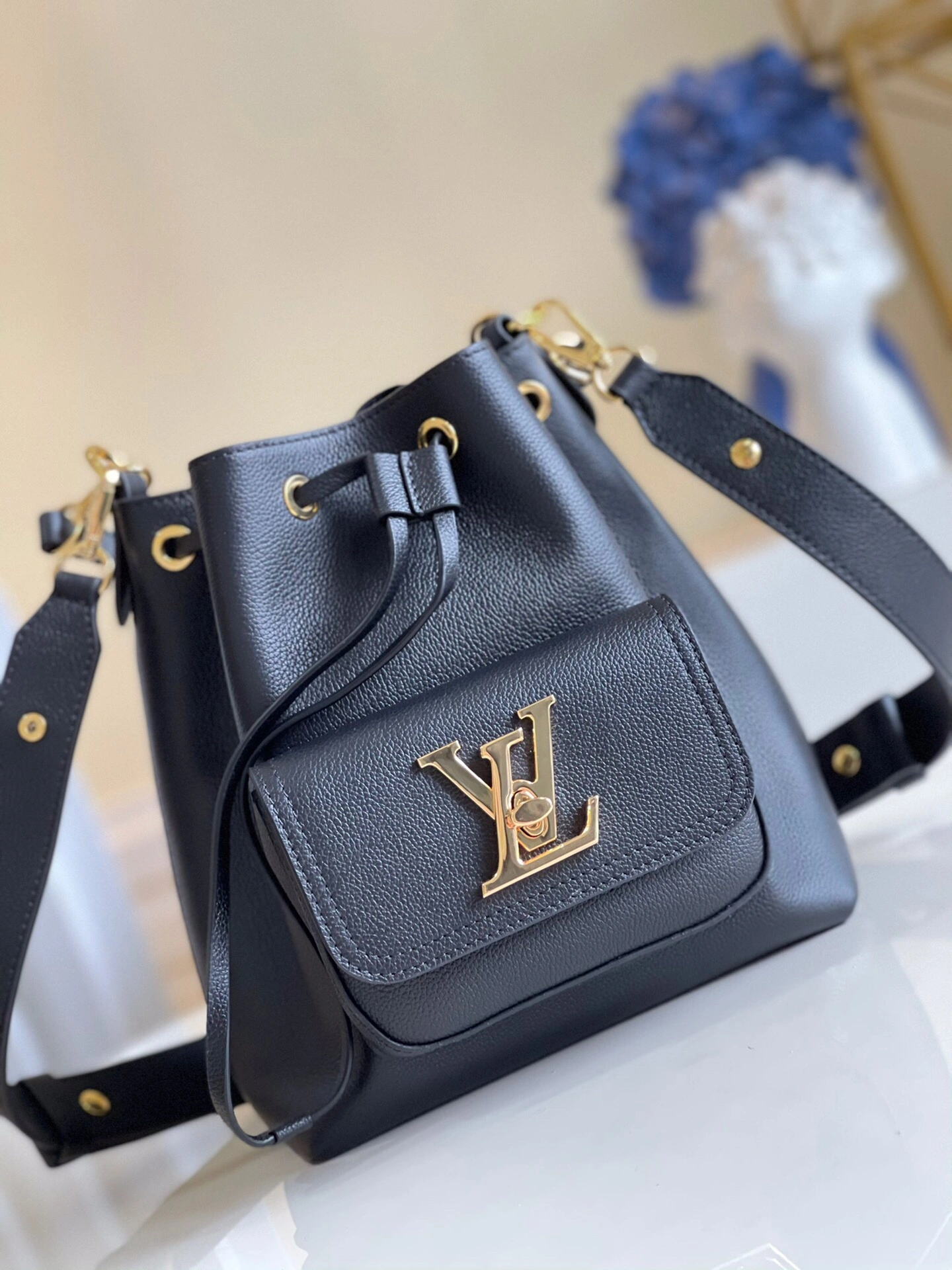 EasyMatch L*ouis V*uitton Bag Top Quality 23.0 x 23.0 x 16.0cm 8532