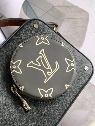 L*ouis V*uitton Bag Top Quality 23*13*6cm Lightweight 8745