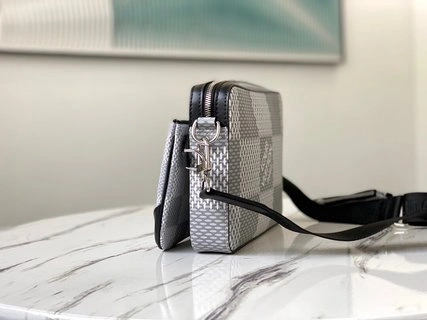 L*ouis V*uitton Bag Top Quality 25*18.5*7cm Durable 8782