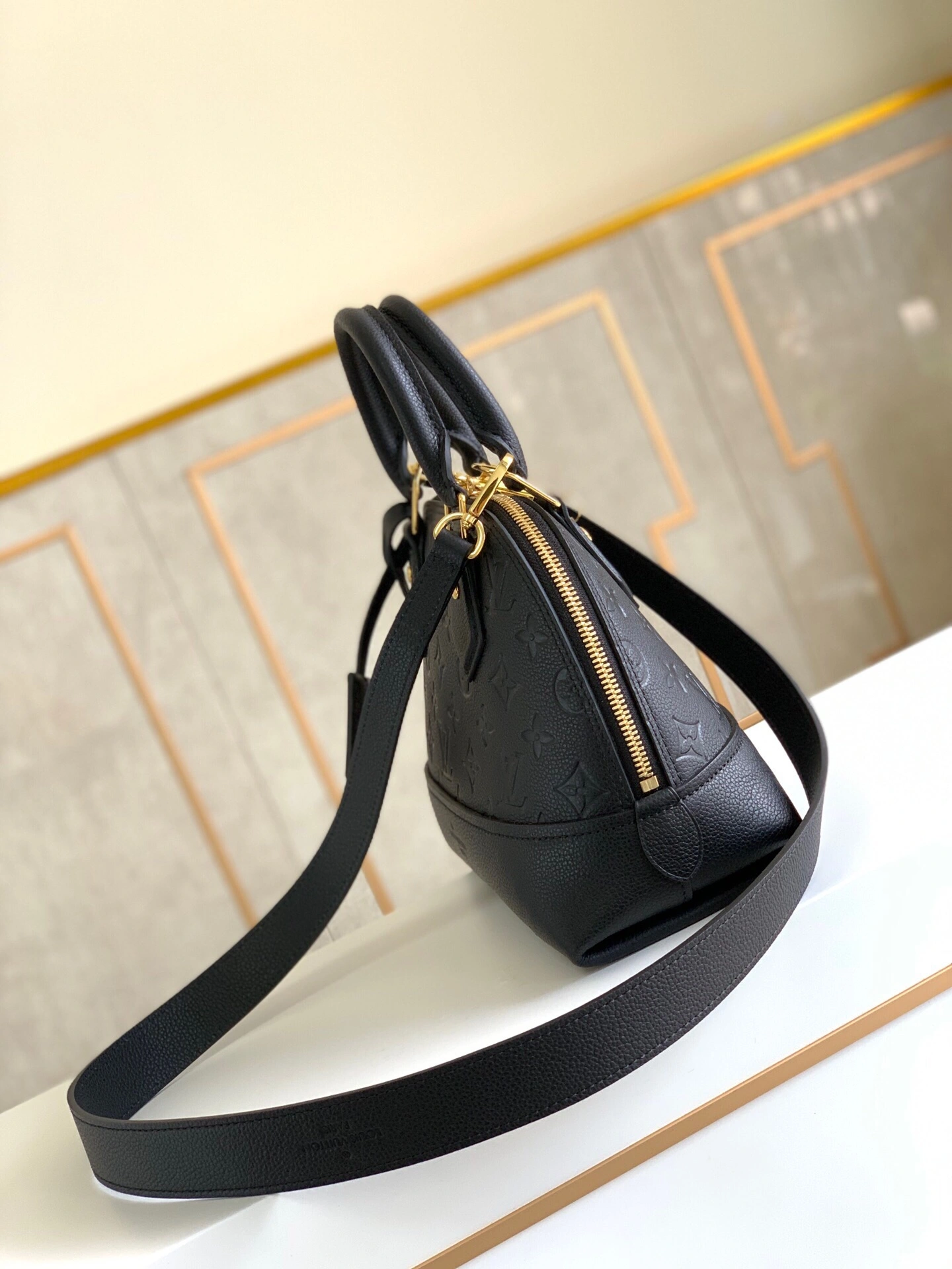 L*ouis V*uitton Bag Top Quality 25*18*12cm Elegant 8707