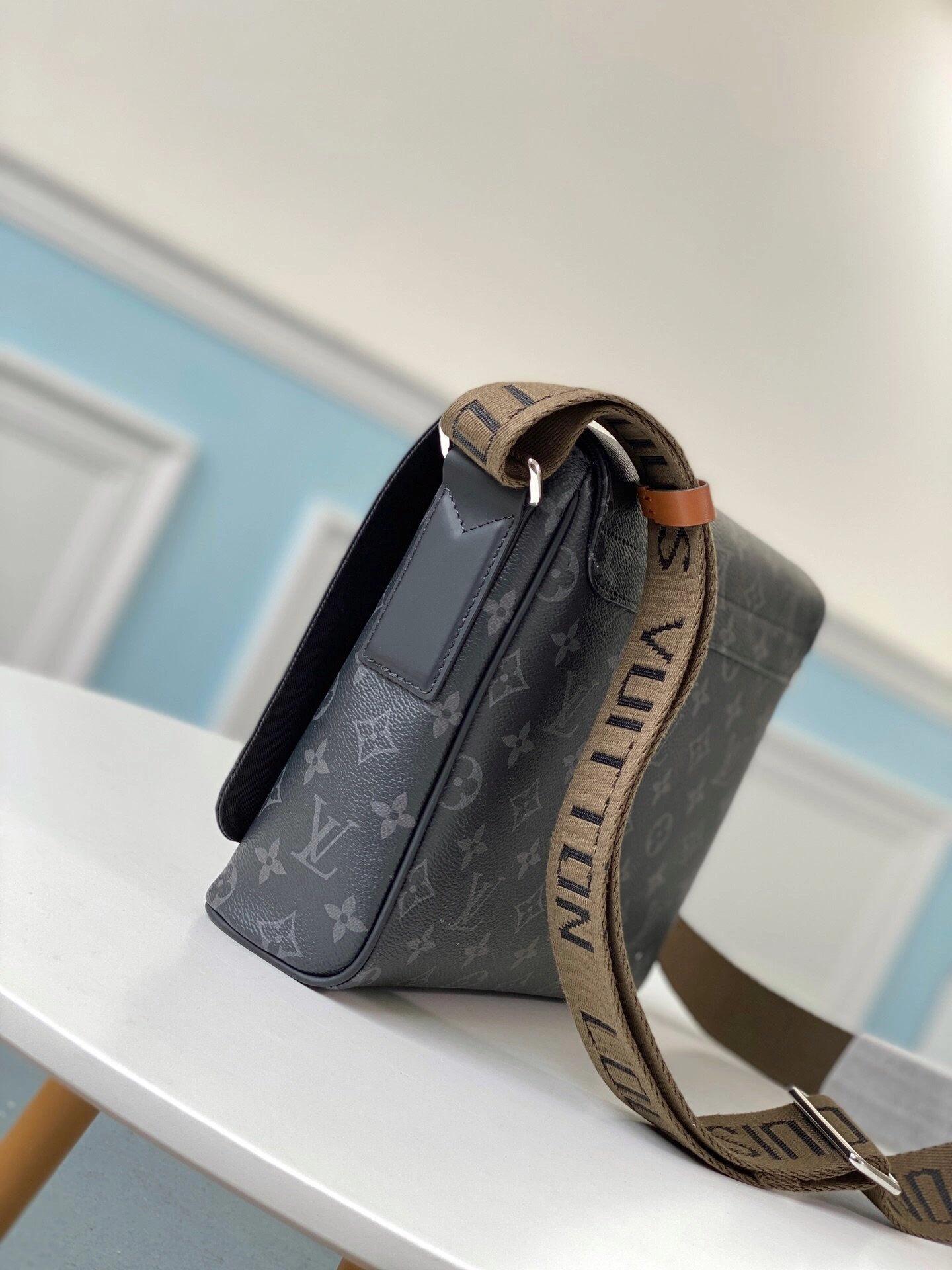 Sleek L*ouis V*uitton Bag Top Quality 25*22*7cm 8680