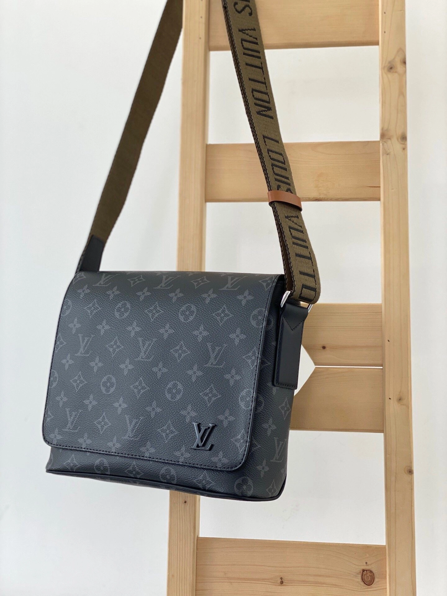Sleek L*ouis V*uitton Bag Top Quality 25*22*7cm 8680