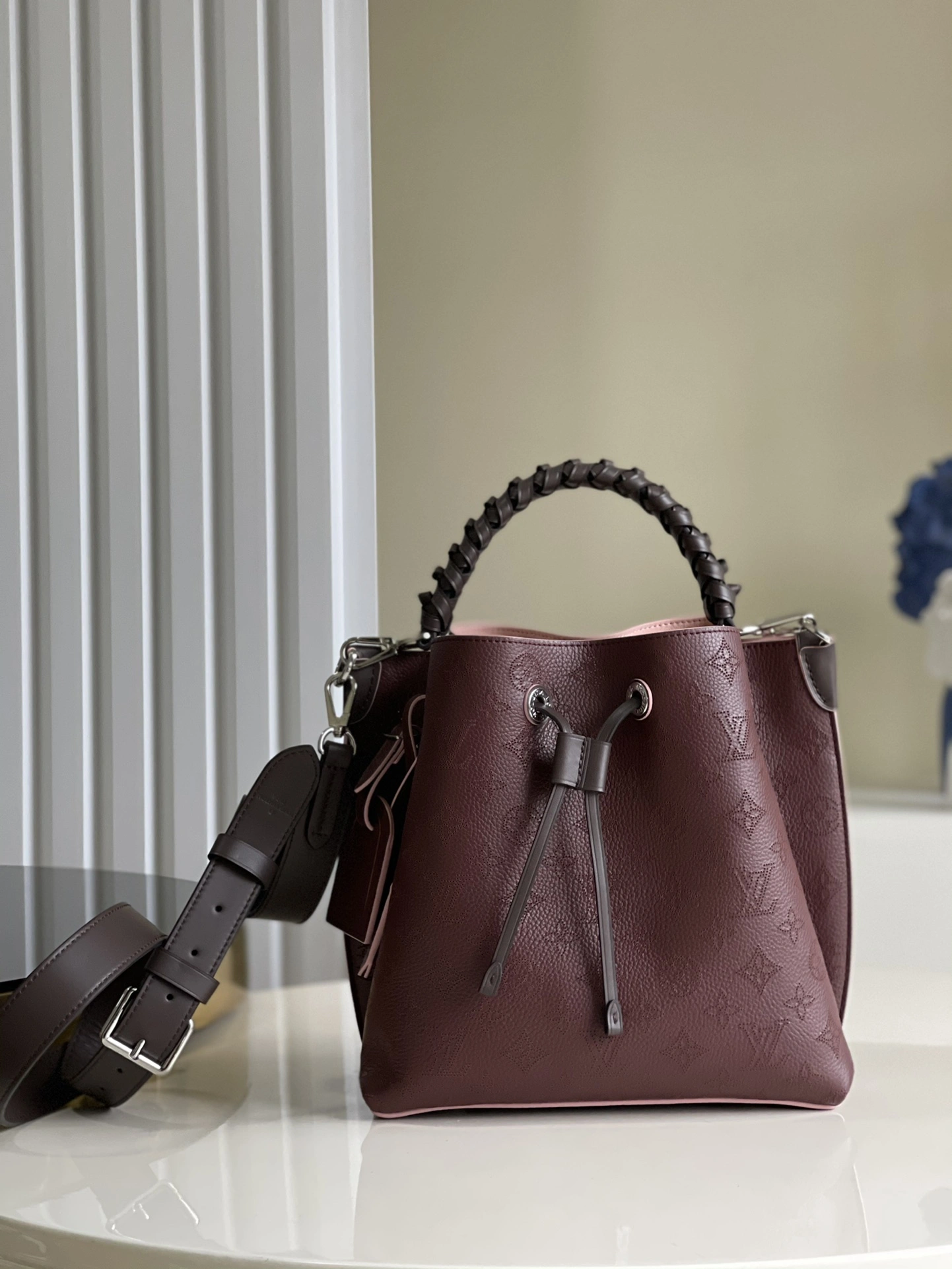 Fashionable L*ouis V*uitton Bag Top Quality 25*25*20cm 8624