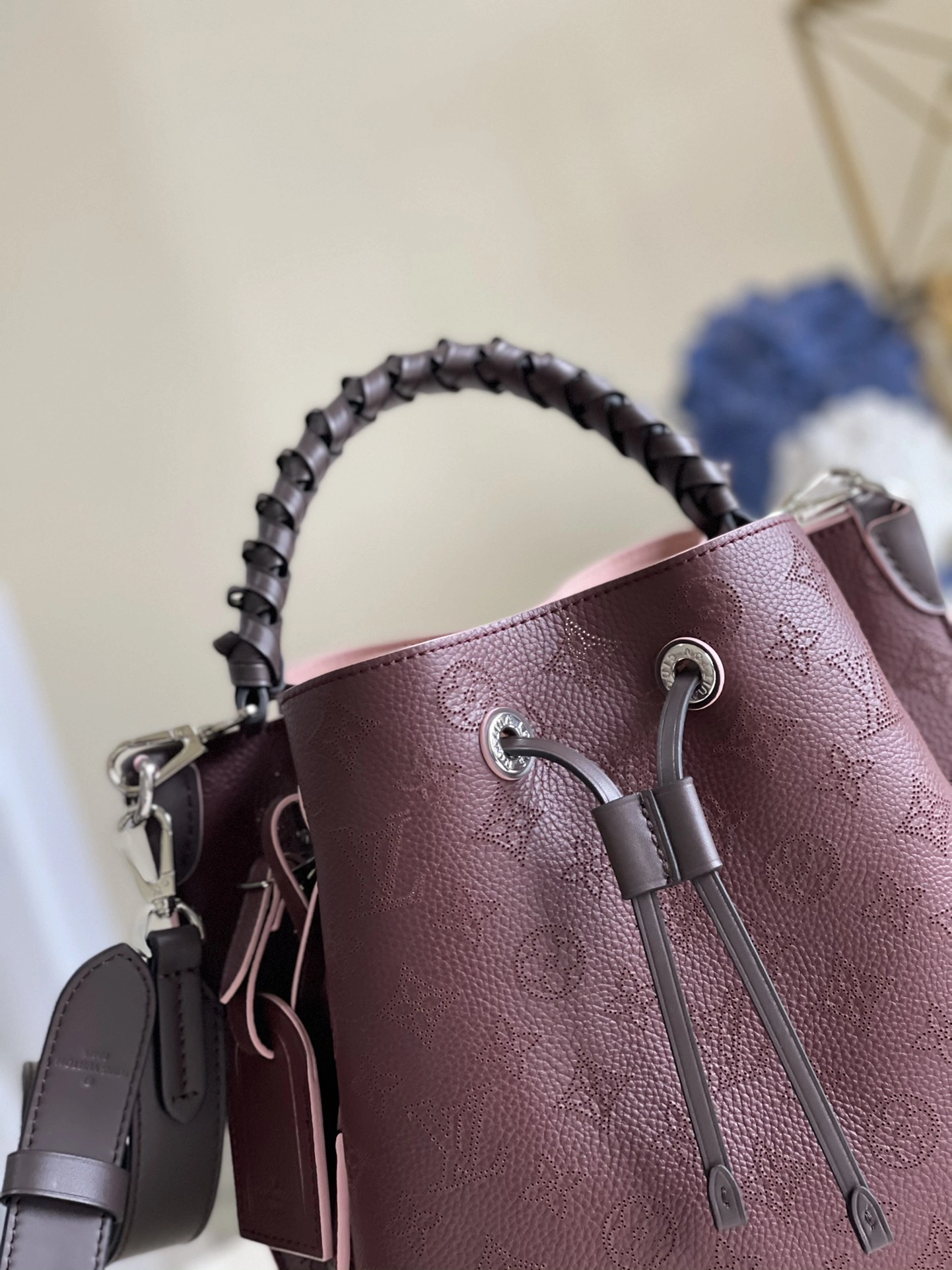 Fashionable L*ouis V*uitton Bag Top Quality 25*25*20cm 8624