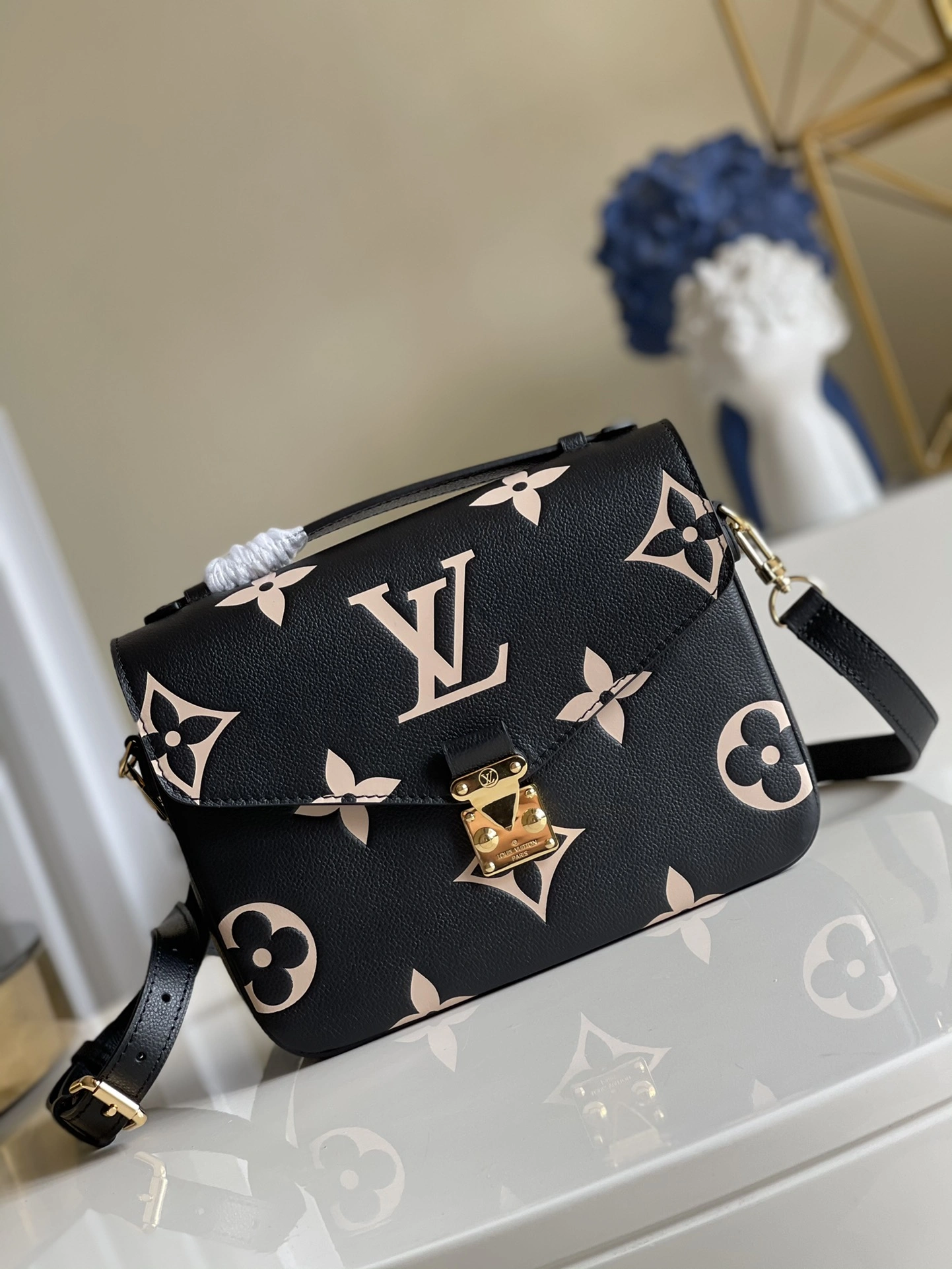 L*ouis V*uitton Bag Top Quality 25*9*19cm Attractive 8621