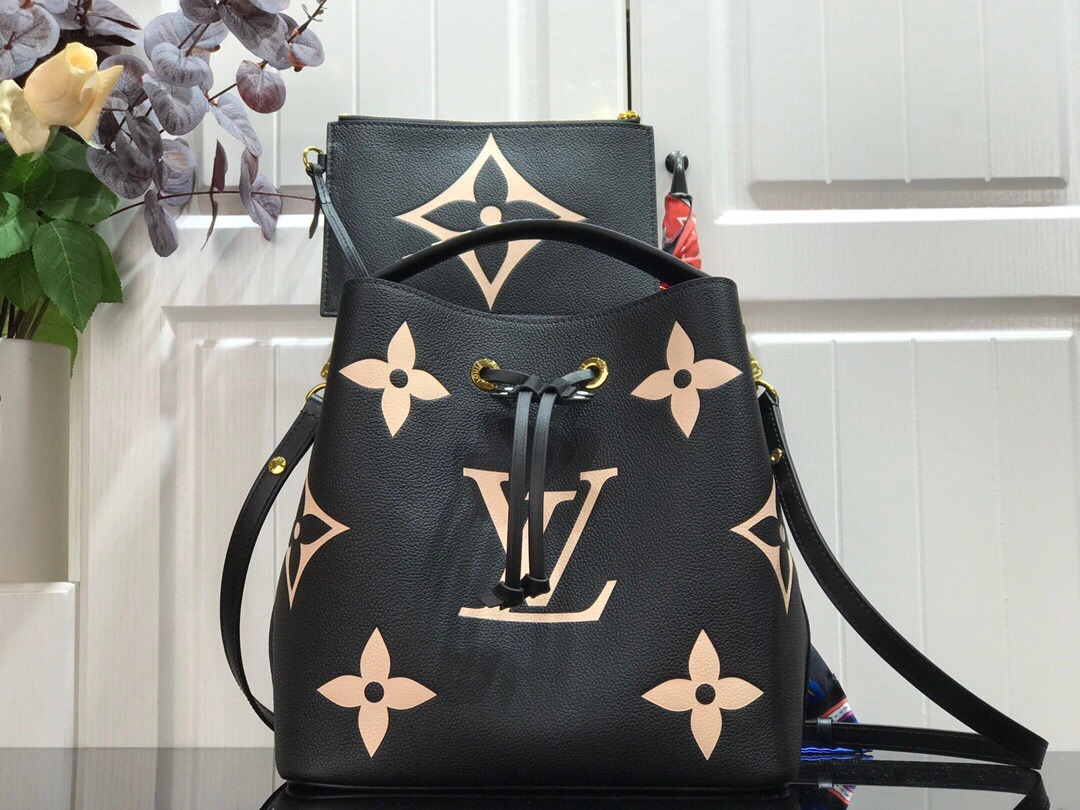 GoodFit L*ouis V*uitton Bag Top Quality 26*26*17.5cm 8724