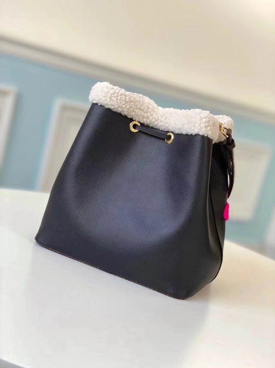 MoistureWicking L*ouis V*uitton Bag Top Quality 26*26*17.5cm 8718