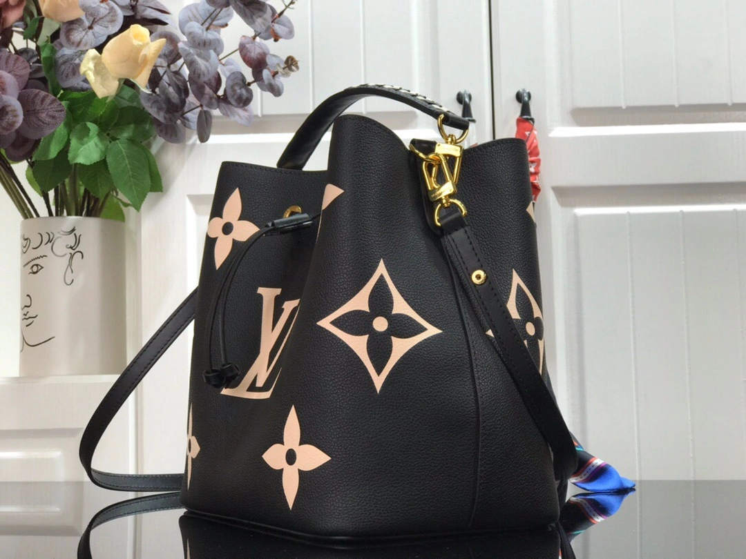 GoodFit L*ouis V*uitton Bag Top Quality 26*26*17.5cm 8724