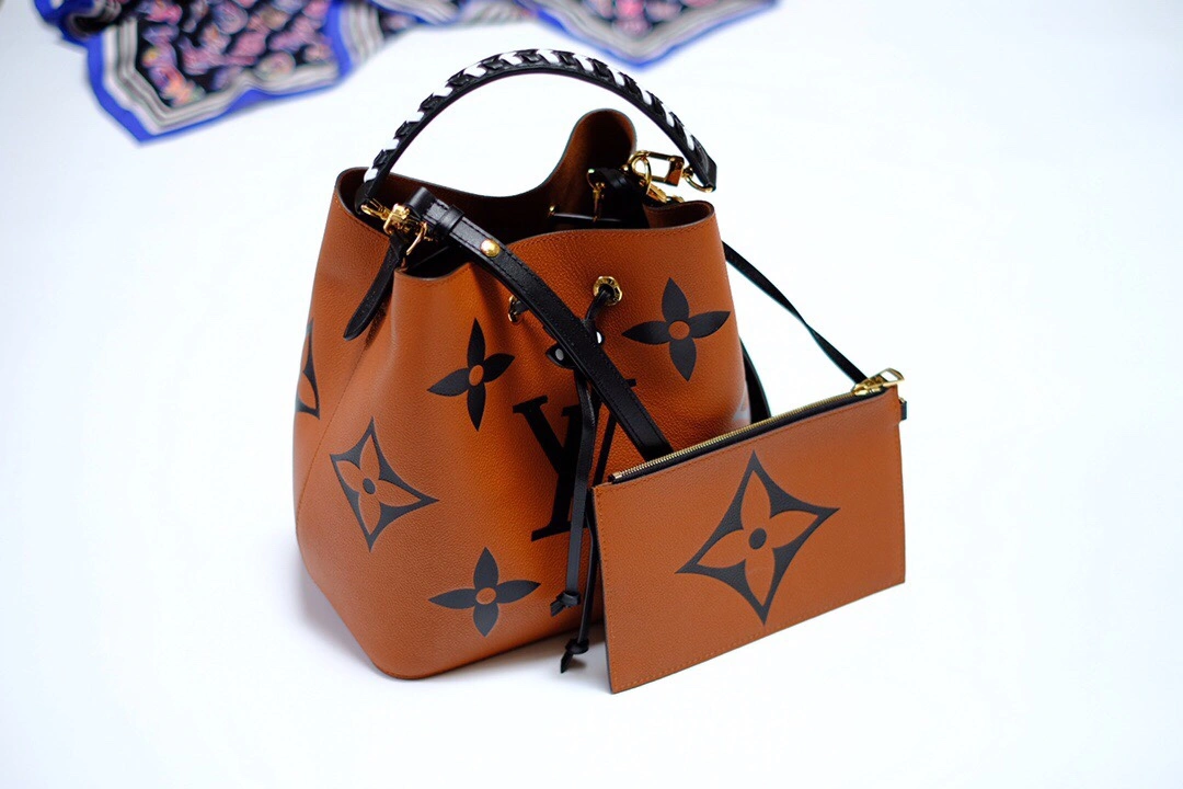 Elegant L*ouis V*uitton Bag Top Quality 26*26*17.5cm 8725