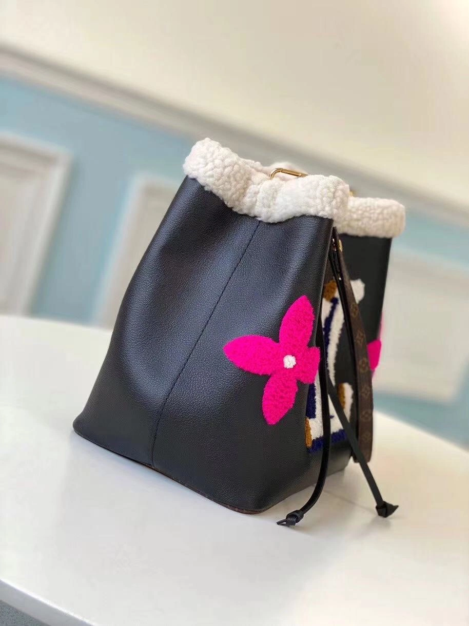 MoistureWicking L*ouis V*uitton Bag Top Quality 26*26*17.5cm 8718