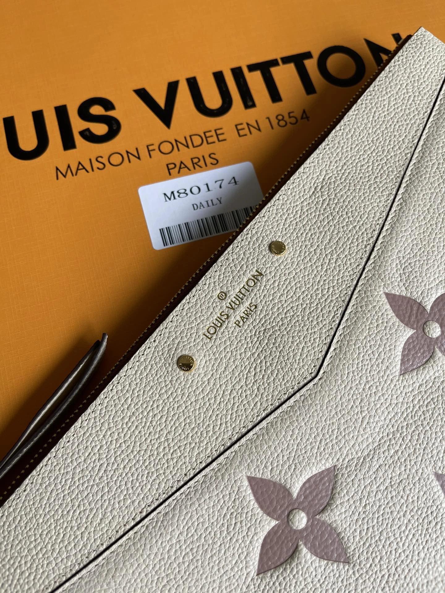 Tailored L*ouis V*uitton Bag Top Quality 29.5 x 21 x 1 cm 8663