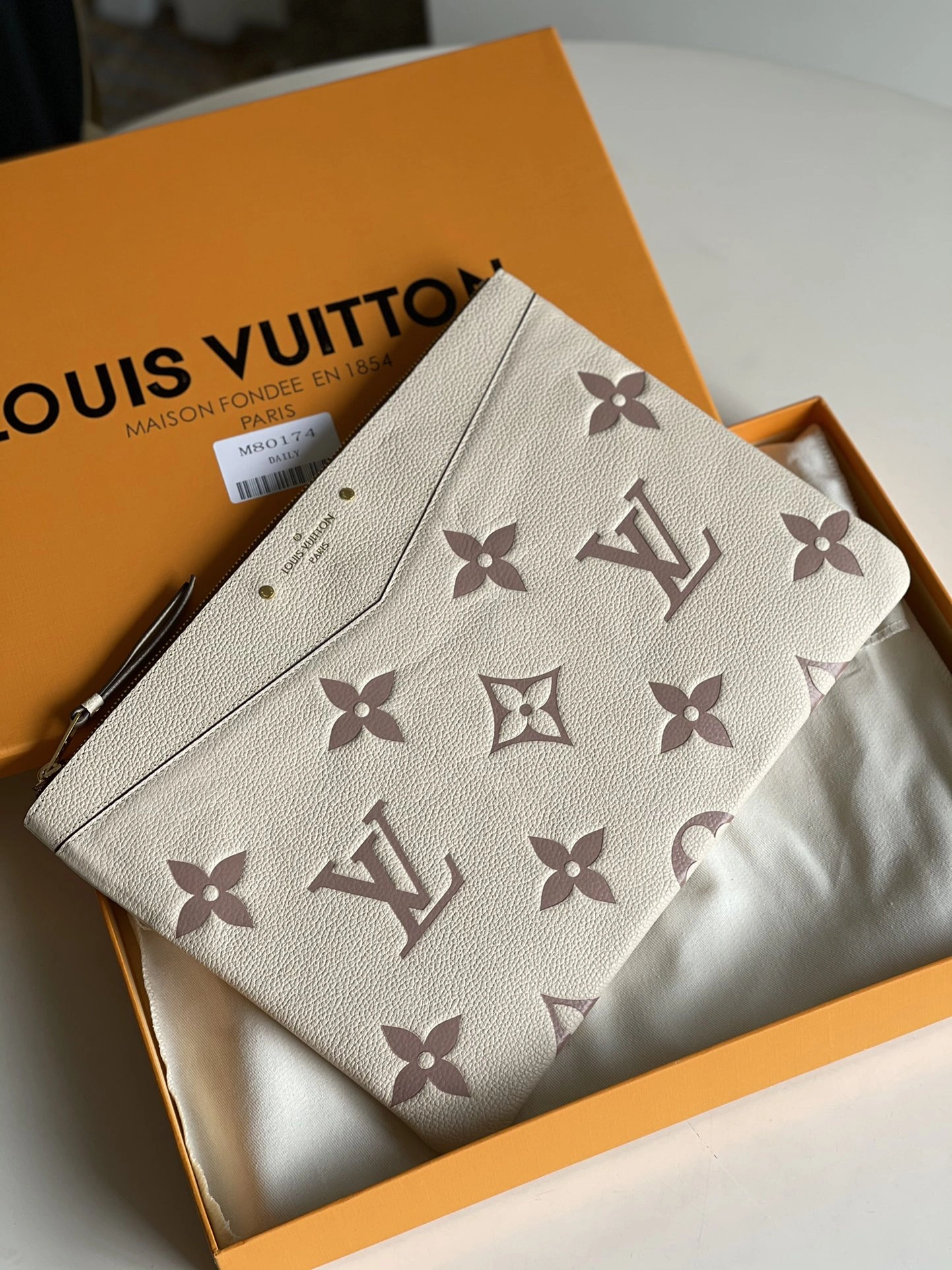 Tailored L*ouis V*uitton Bag Top Quality 29.5 x 21 x 1 cm 8663
