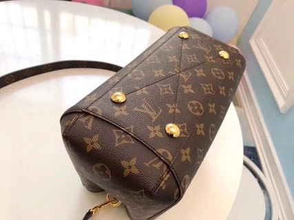 L*ouis V*uitton Bag Top Quality 29*20*13cm Effortless 8750