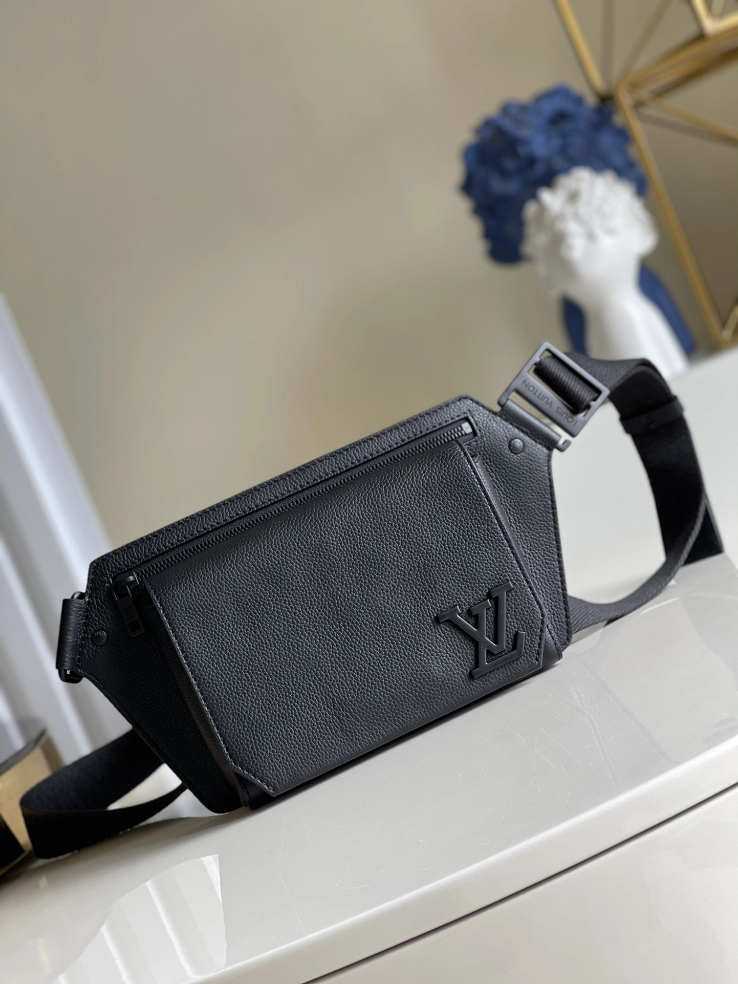 L*ouis V*uitton Bag Top Quality 30 x 16 x 3 cm Chic 8670