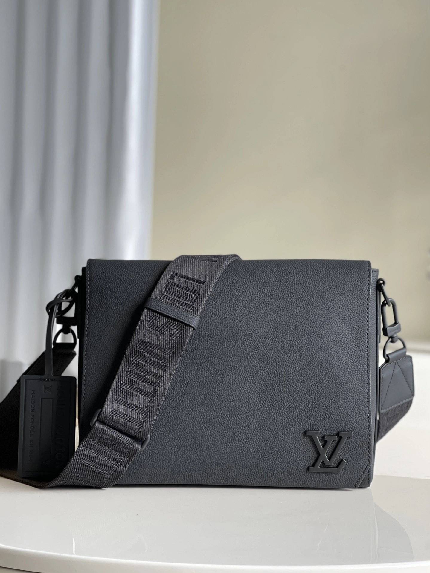 L*ouis V*uitton Bag Top Quality 30.5x24x10cm Functional 8669