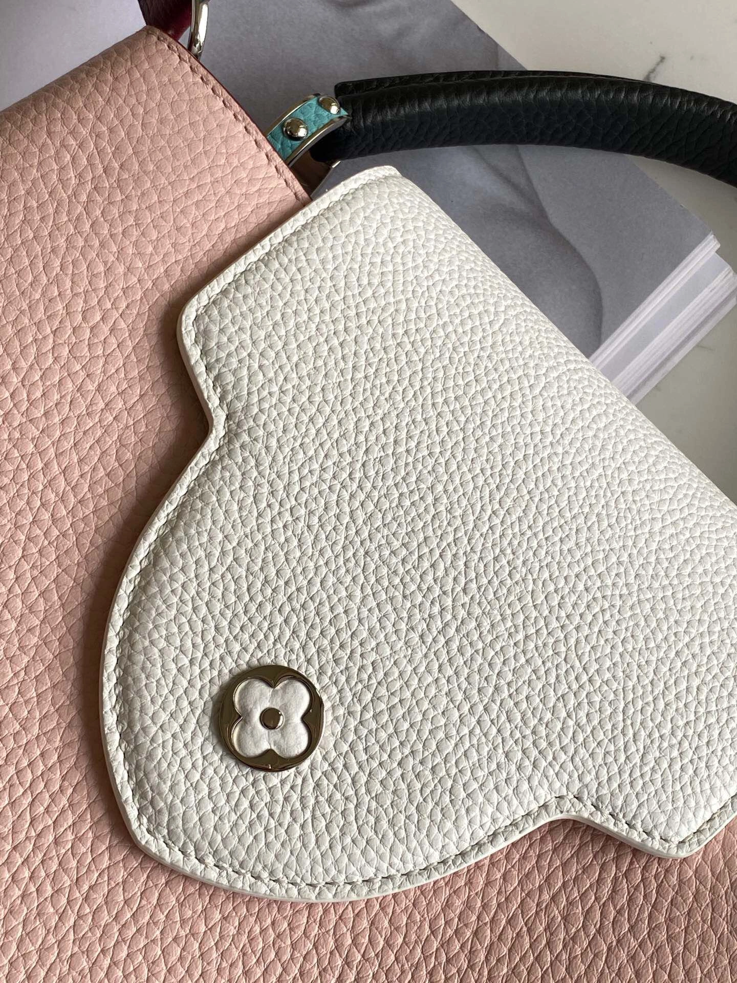 Elegant L*ouis V*uitton Bag Top Quality 31.5*20*11cm 8370