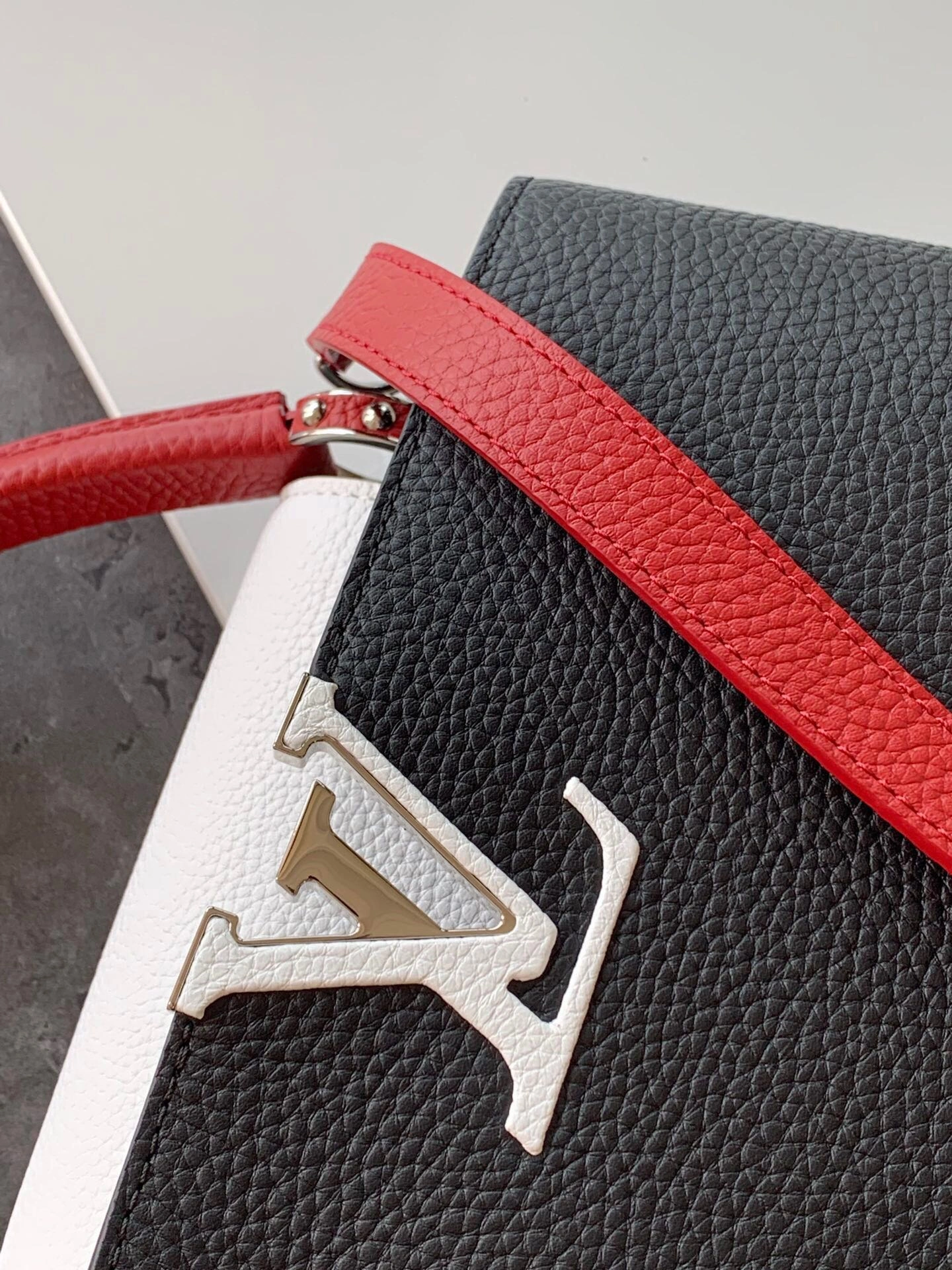 L*ouis V*uitton Bag Top Quality 31.5*20*11cm RelaxedFit 8367