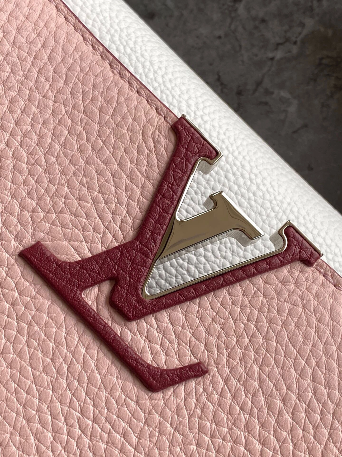 Elegant L*ouis V*uitton Bag Top Quality 31.5*20*11cm 8370