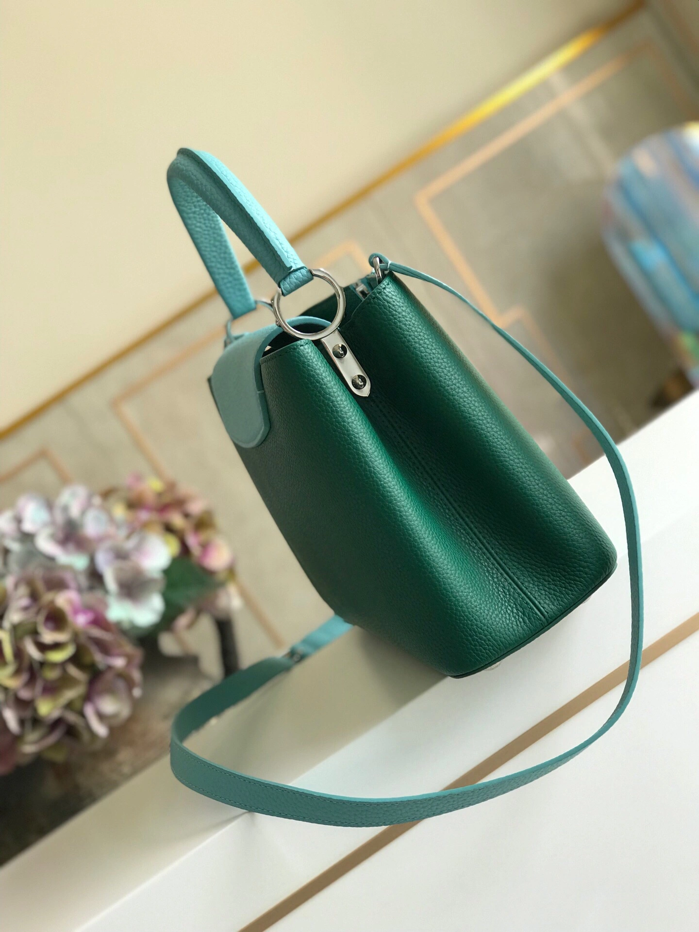 L*ouis V*uitton Bag Top Quality 31.5*20*11cm Sporty 8374