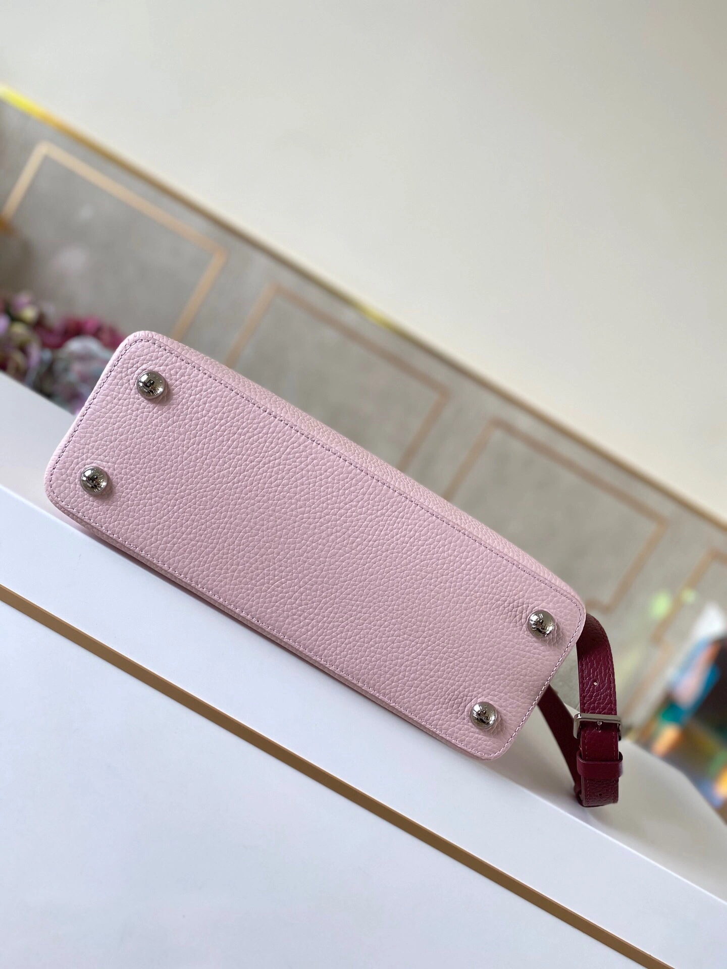 Elegant L*ouis V*uitton Bag Top Quality 31.5*20*11cm 8370