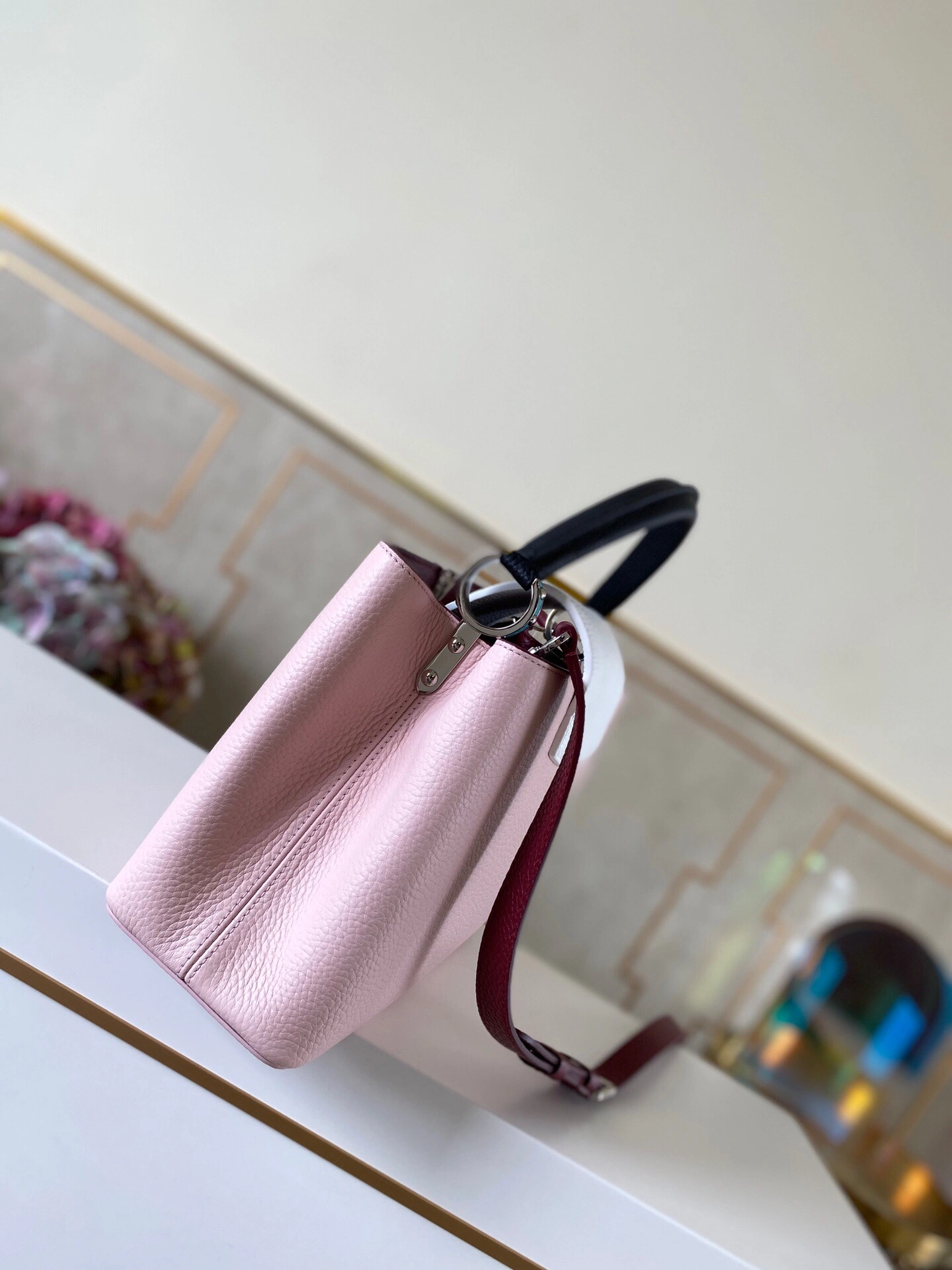 Elegant L*ouis V*uitton Bag Top Quality 31.5*20*11cm 8370