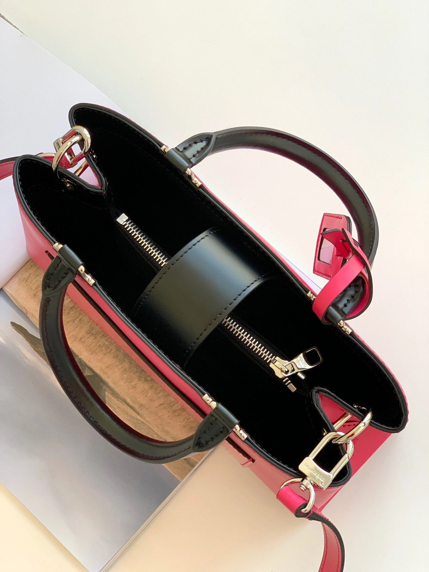 L*ouis V*uitton Bag Top Quality 31x20x11CM Soft 8659