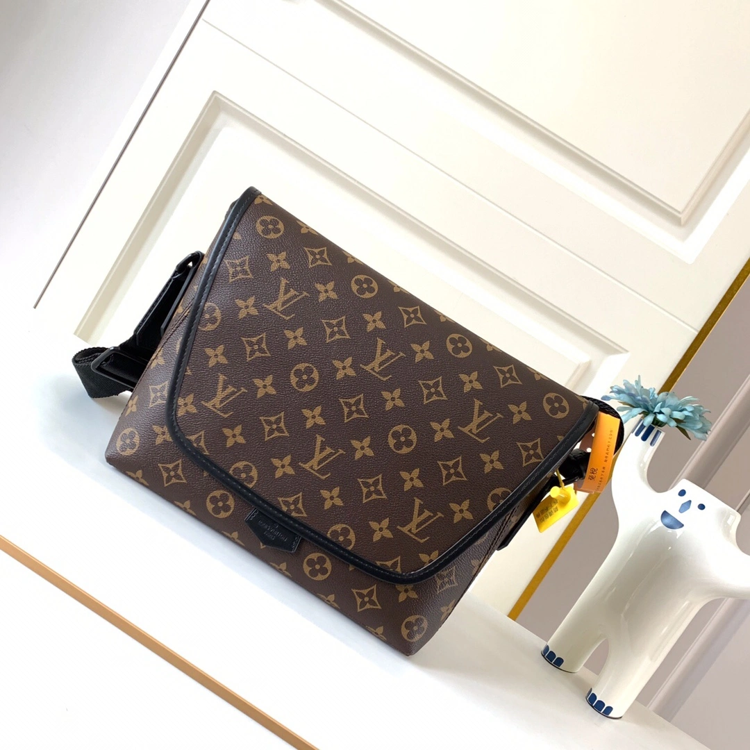 L*ouis V*uitton Bag Top Quality 32*22*8cm Supportive 8726