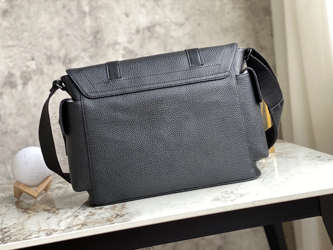 L*ouis V*uitton Bag Top Quality 33*28*11cm ModernLook 8429