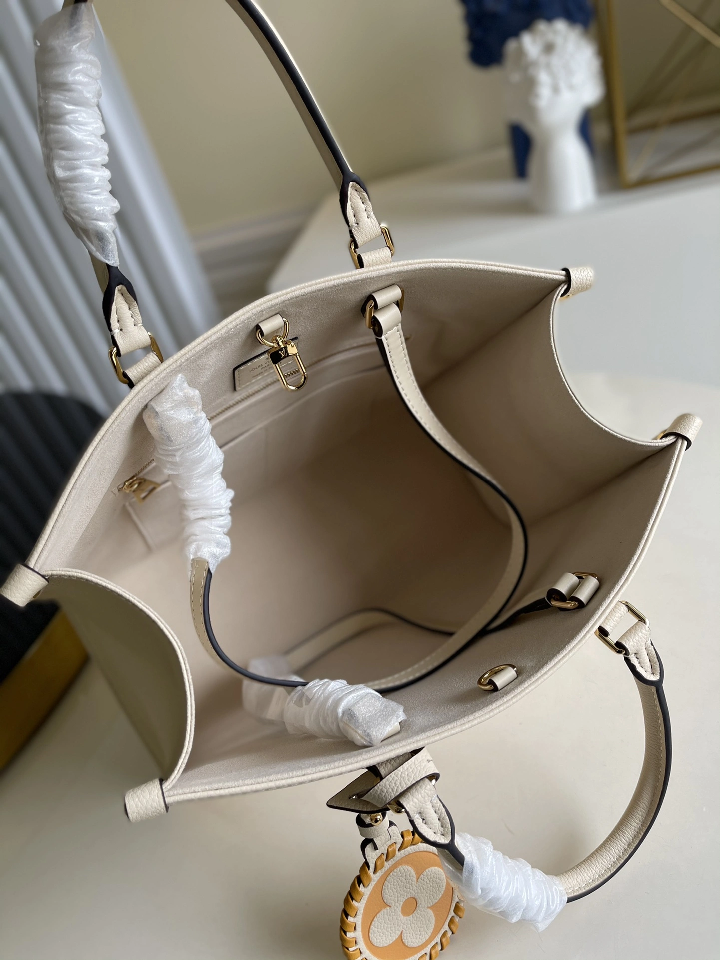 Refined L*ouis V*uitton Bag Top Quality 35*27*14cm 8627