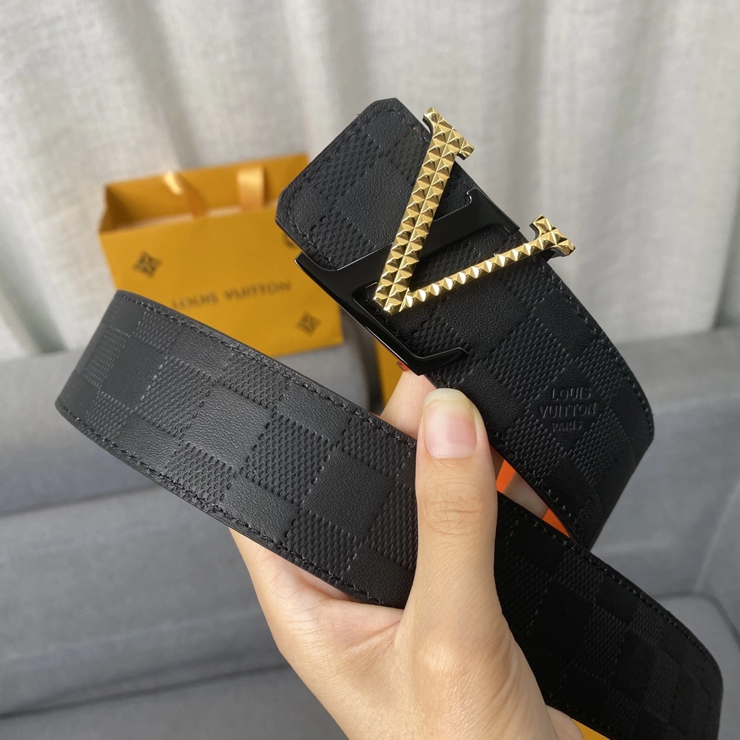 L*ouis V*uitton Belts Top Version 4.0cm Compact 15414