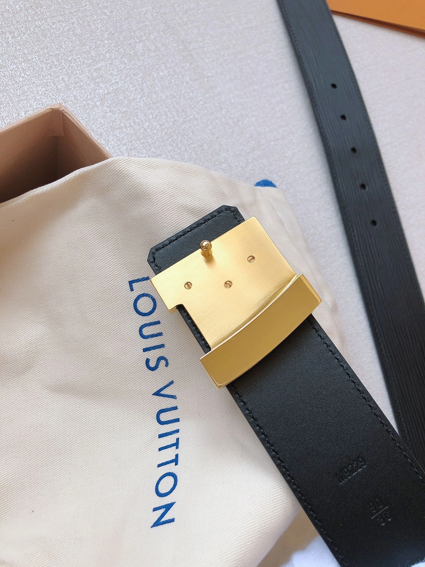 Vibrant L*ouis V*uitton Belts Top Version 15490