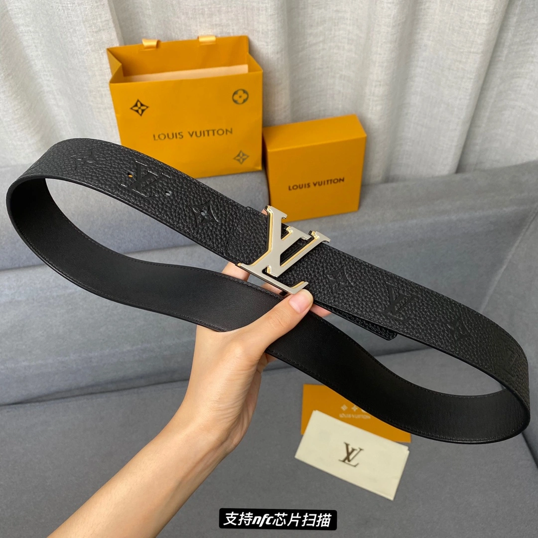 L*ouis V*uitton Belts Top Version Seasonal 15422