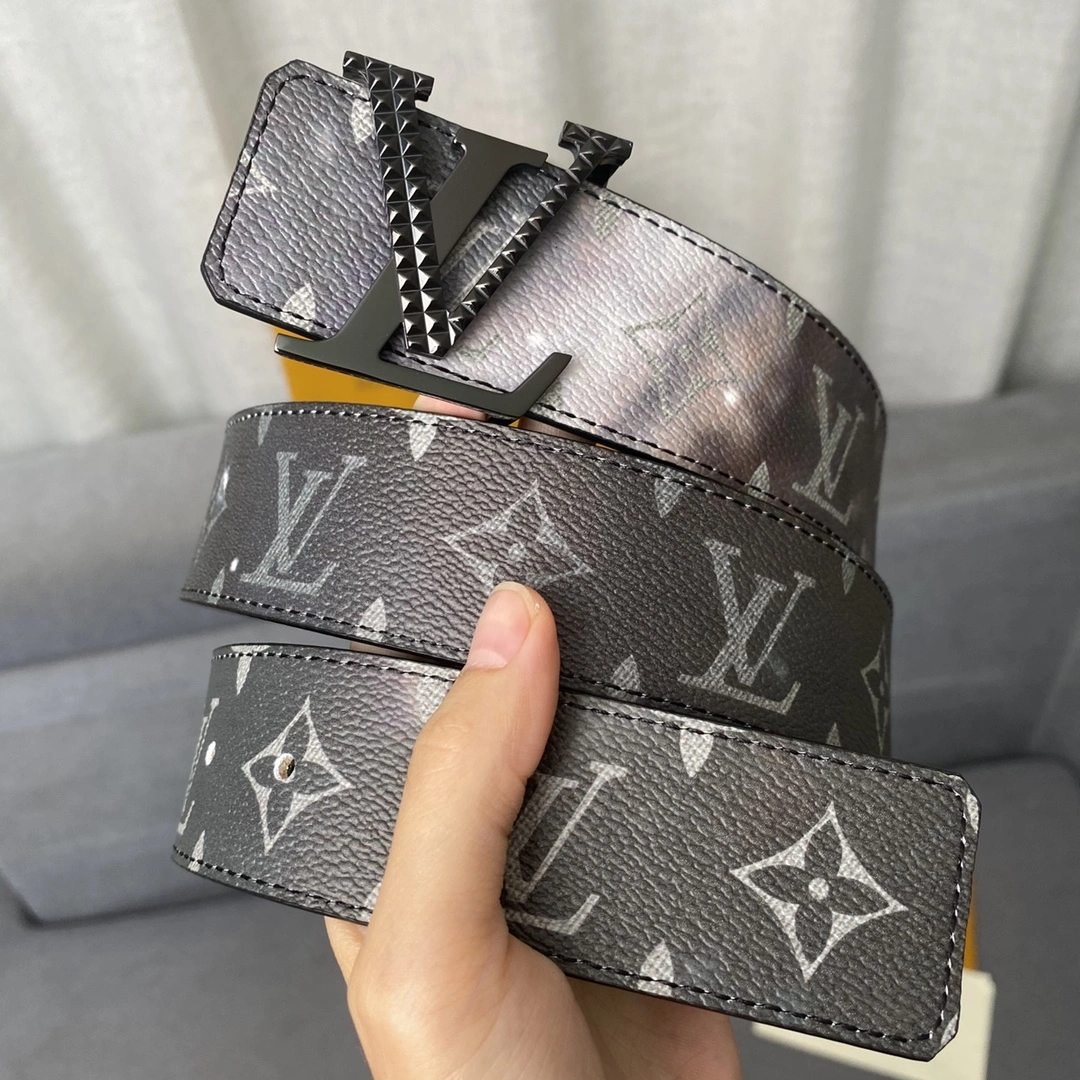 L*ouis V*uitton Belts Top Version Versatile 15420