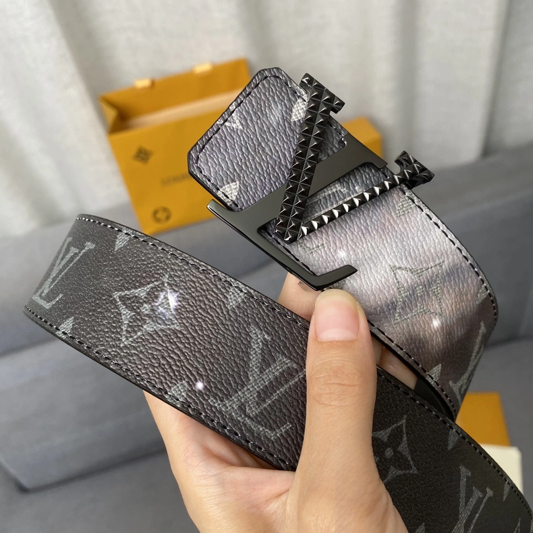 L*ouis V*uitton Belts Top Version Versatile 15420