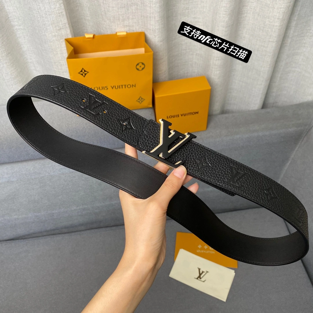 L*ouis V*uitton Belts Top Version Seasonal 15422