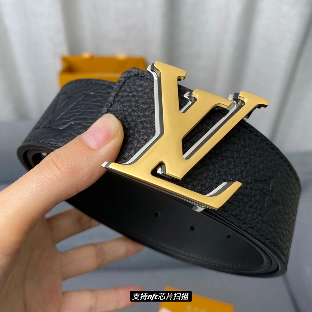 L*ouis V*uitton Belts Top Version Seasonal 15422