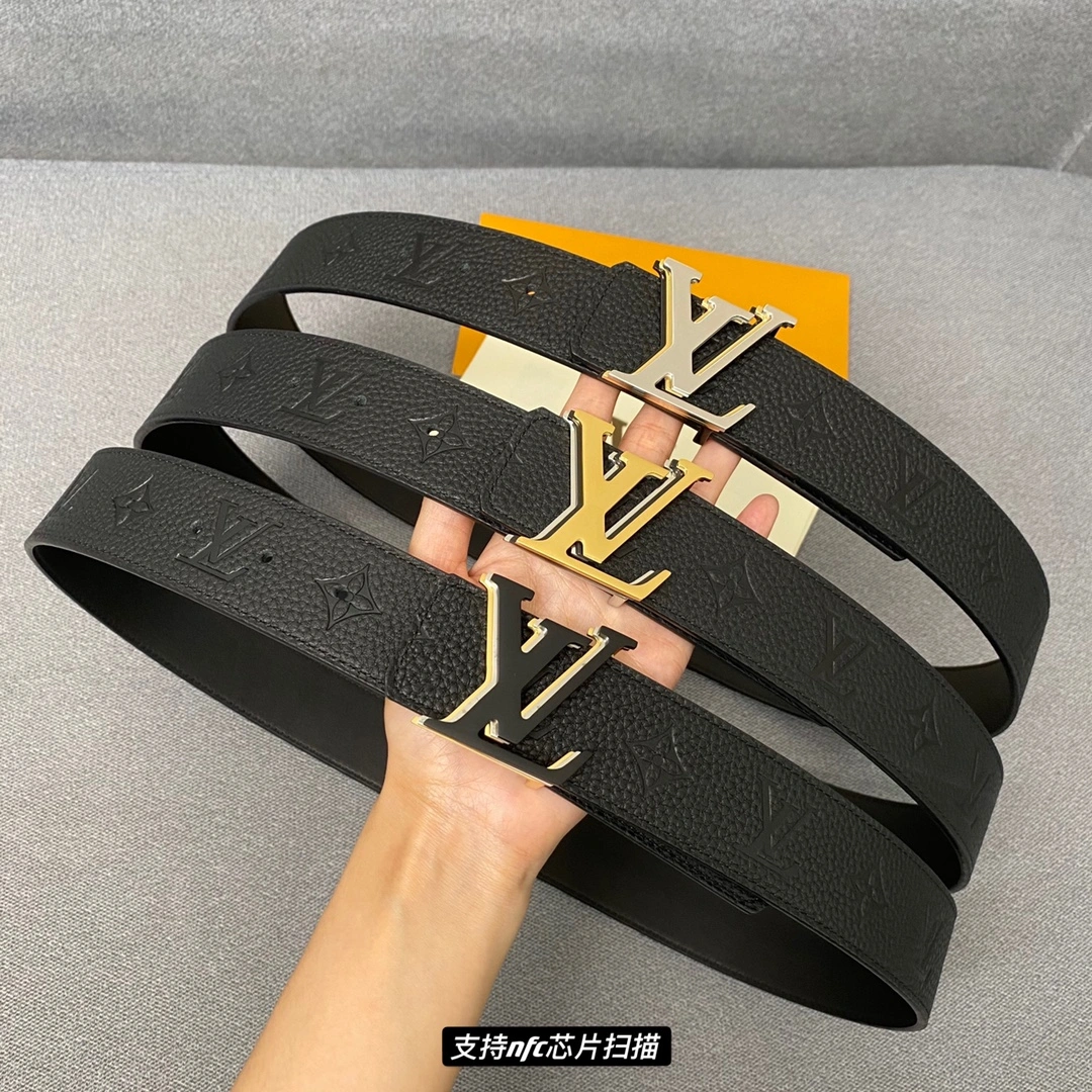 L*ouis V*uitton Belts Top Version Seasonal 15422