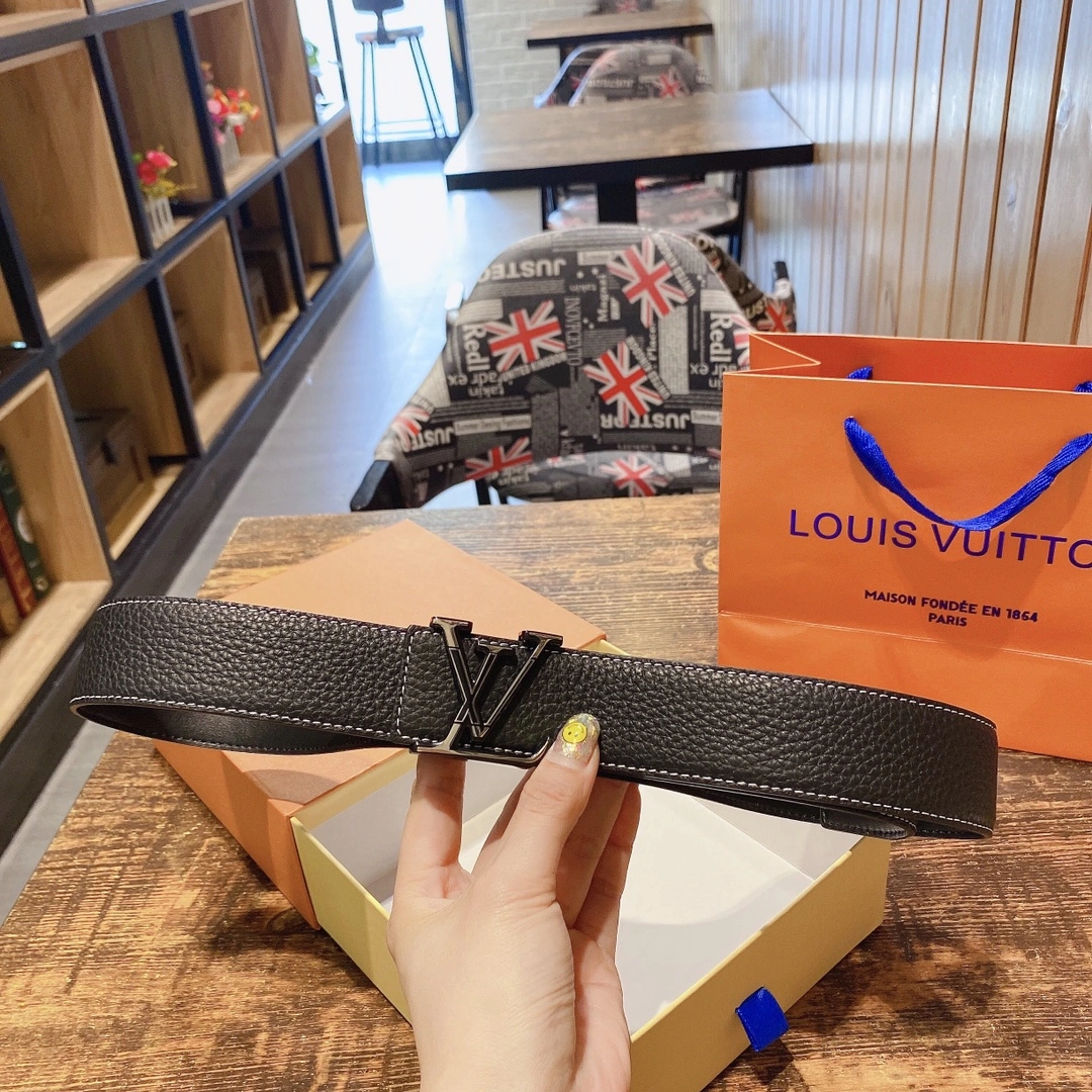 L*ouis V*uitton Belts Top Version Lightweight 15455
