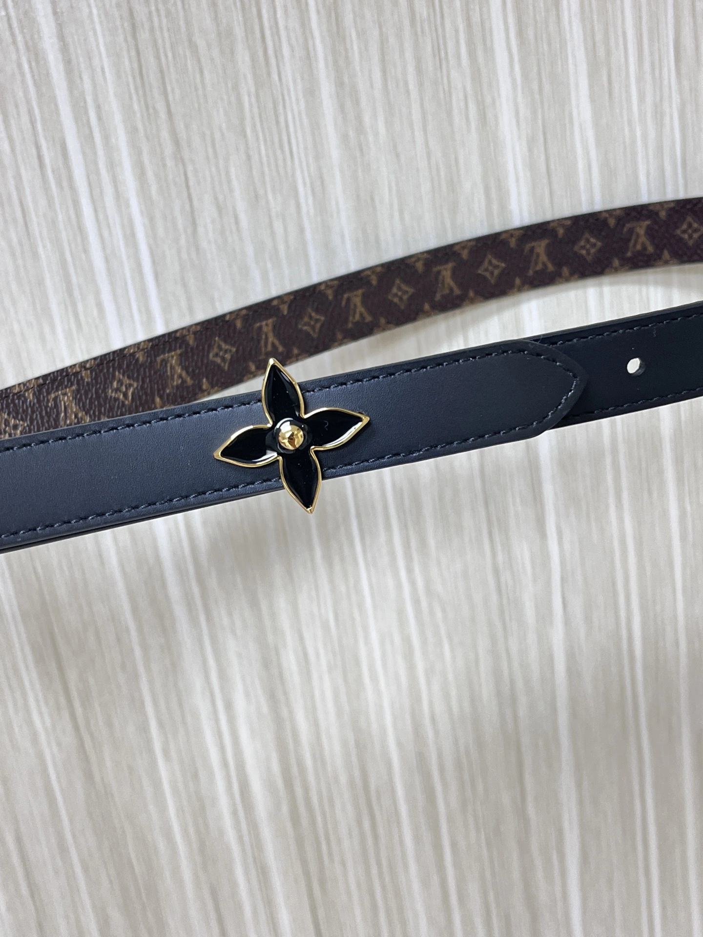 Sleek L*ouis V*uitton Belts XX 20250403- 15194