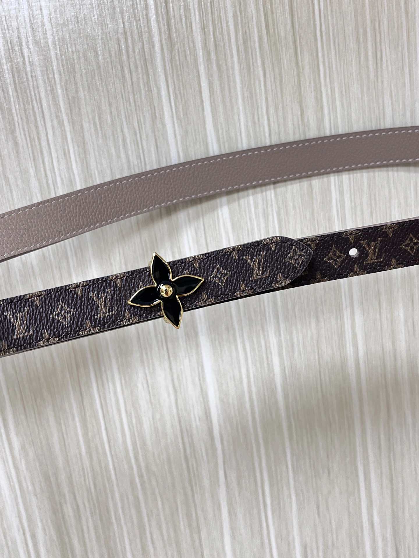 Sleek L*ouis V*uitton Belts XX 20250403- 15194