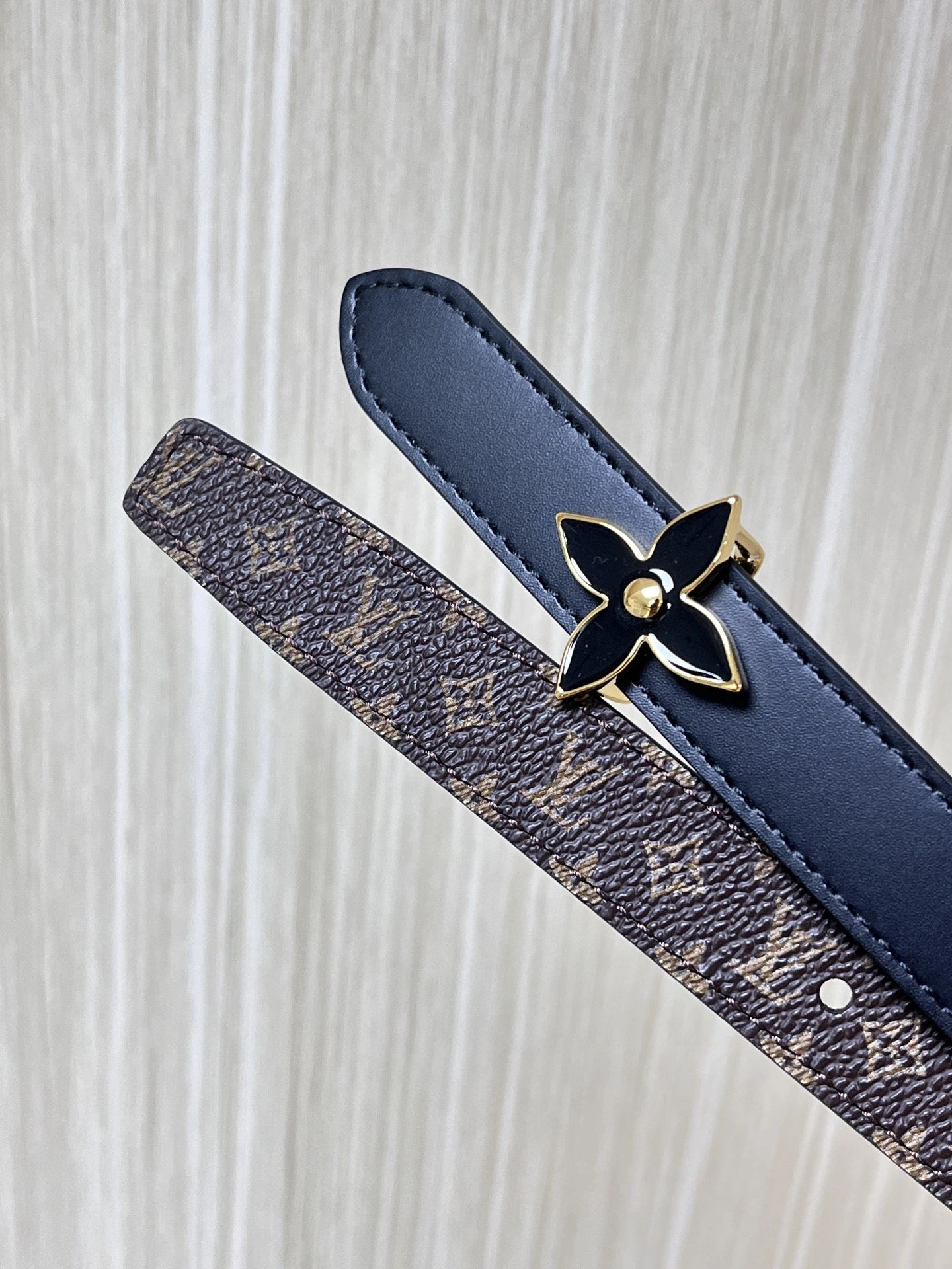 Sleek L*ouis V*uitton Belts XX 20250403- 15194
