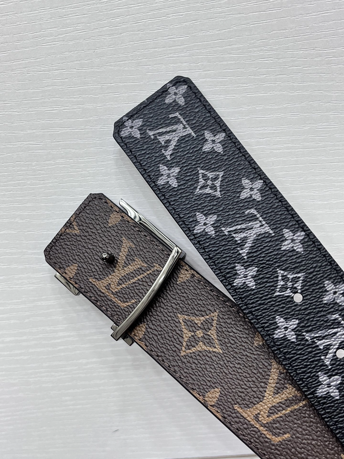 Lightweight L*ouis V*uitton Belts XX 20250406- 15182