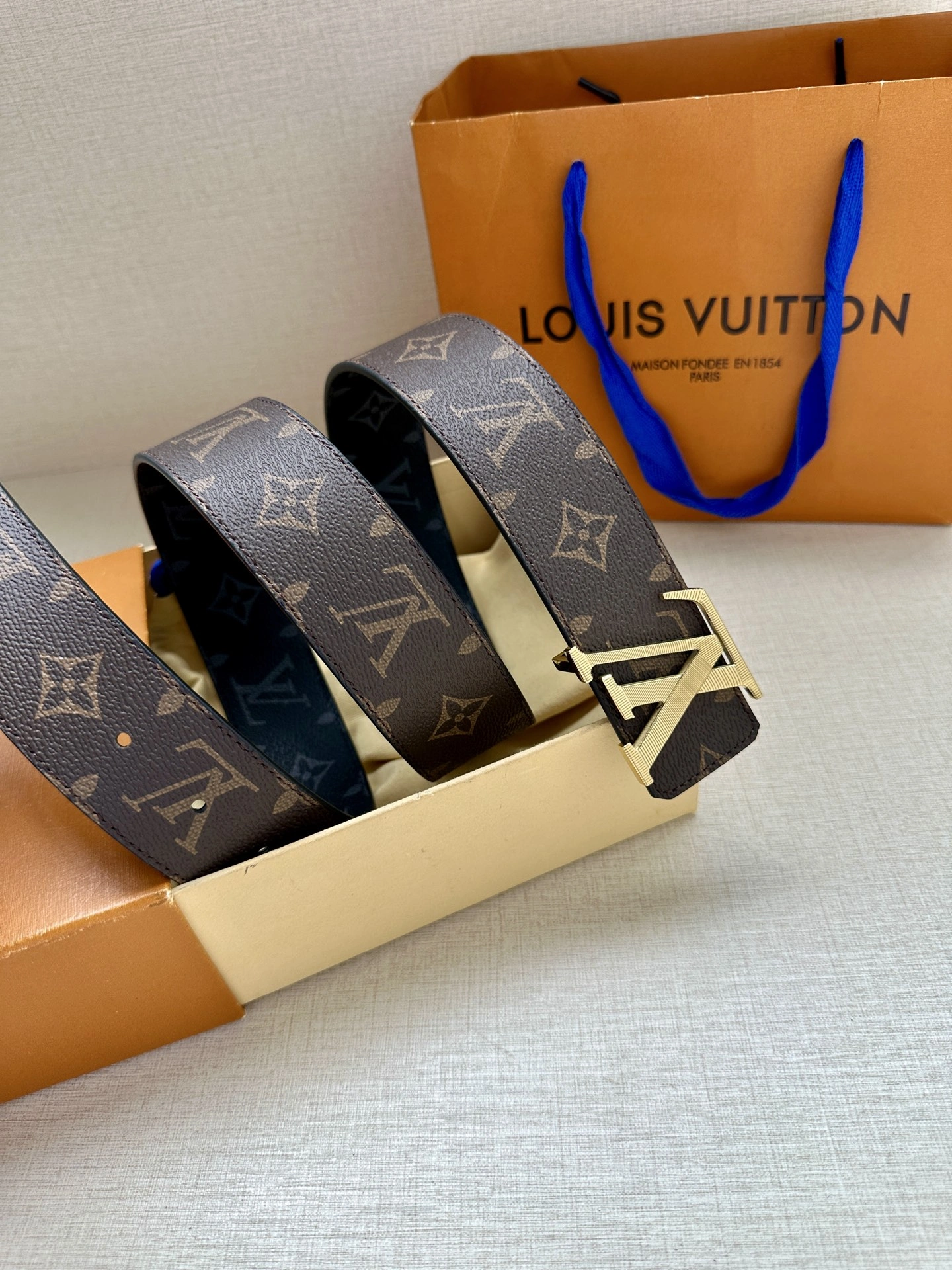 L*ouis V*uitton Belts XX 20250407- Sleek 15167